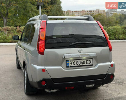 Серый Ниссан ИксТрейл, объемом двигателя 2 л и пробегом 240 тыс. км за 7600 $, фото 30 на Automoto.ua