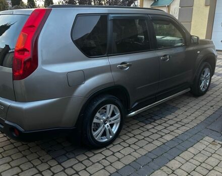 Сірий Ніссан ІксТрейл, об'ємом двигуна 2 л та пробігом 262 тис. км за 7999 $, фото 1 на Automoto.ua