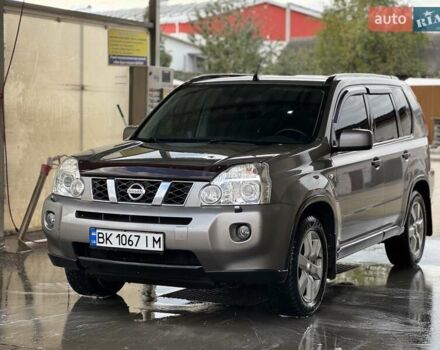 Сірий Ніссан ІксТрейл, об'ємом двигуна 2 л та пробігом 238 тис. км за 9400 $, фото 5 на Automoto.ua