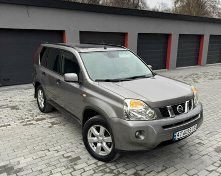 Серый Ниссан ИксТрейл, объемом двигателя 2 л и пробегом 326 тыс. км за 8650 $, фото 7 на Automoto.ua