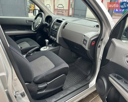 Сірий Ніссан ІксТрейл, об'ємом двигуна 2.49 л та пробігом 197 тис. км за 8300 $, фото 14 на Automoto.ua