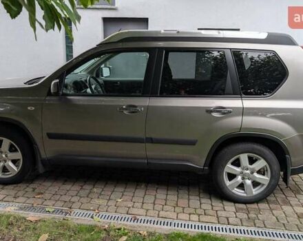 Серый Ниссан ИксТрейл, объемом двигателя 2 л и пробегом 158 тыс. км за 10500 $, фото 2 на Automoto.ua