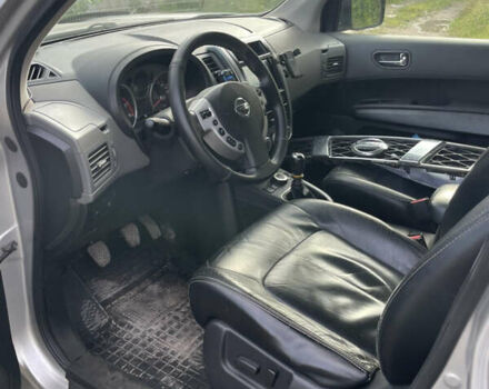 Серый Ниссан ИксТрейл, объемом двигателя 2 л и пробегом 349 тыс. км за 6900 $, фото 13 на Automoto.ua
