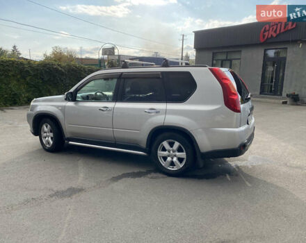 Серый Ниссан ИксТрейл, объемом двигателя 2.49 л и пробегом 226 тыс. км за 8300 $, фото 5 на Automoto.ua