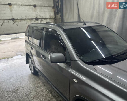 Серый Ниссан ИксТрейл, объемом двигателя 2 л и пробегом 262 тыс. км за 8900 $, фото 13 на Automoto.ua