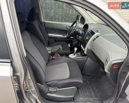 Серый Ниссан ИксТрейл, объемом двигателя 2 л и пробегом 159 тыс. км за 10000 $, фото 19 на Automoto.ua