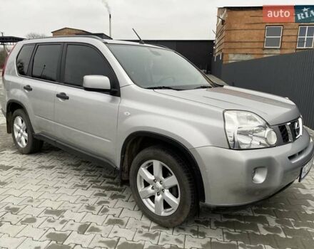 Серый Ниссан ИксТрейл, объемом двигателя 2 л и пробегом 235 тыс. км за 9500 $, фото 1 на Automoto.ua