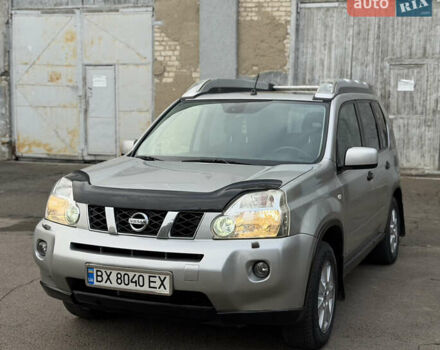 Серый Ниссан ИксТрейл, объемом двигателя 2 л и пробегом 240 тыс. км за 7600 $, фото 1 на Automoto.ua