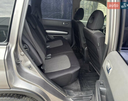 Серый Ниссан ИксТрейл, объемом двигателя 2 л и пробегом 159 тыс. км за 10000 $, фото 17 на Automoto.ua