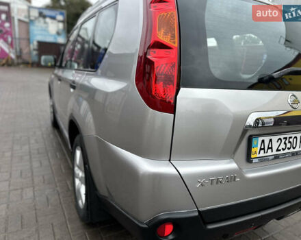 Сірий Ніссан ІксТрейл, об'ємом двигуна 2.49 л та пробігом 197 тис. км за 8300 $, фото 8 на Automoto.ua