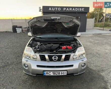 Серый Ниссан ИксТрейл, объемом двигателя 2.49 л и пробегом 260 тыс. км за 8499 $, фото 11 на Automoto.ua