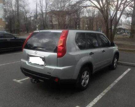 Сірий Ніссан ІксТрейл, об'ємом двигуна 2 л та пробігом 215 тис. км за 5999 $, фото 2 на Automoto.ua