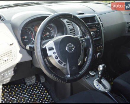 Серый Ниссан ИксТрейл, объемом двигателя 2 л и пробегом 180 тыс. км за 9500 $, фото 4 на Automoto.ua