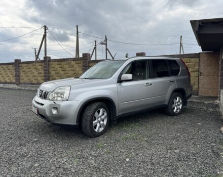 Серый Ниссан ИксТрейл, объемом двигателя 2 л и пробегом 230 тыс. км за 4800 $, фото 1 на Automoto.ua