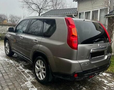 Серый Ниссан ИксТрейл, объемом двигателя 2 л и пробегом 185 тыс. км за 10200 $, фото 2 на Automoto.ua