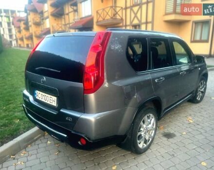 Серый Ниссан ИксТрейл, объемом двигателя 2 л и пробегом 262 тыс. км за 9400 $, фото 4 на Automoto.ua
