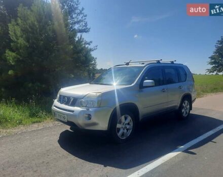 Сірий Ніссан ІксТрейл, об'ємом двигуна 2 л та пробігом 285 тис. км за 9000 $, фото 5 на Automoto.ua