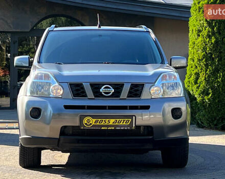 Серый Ниссан ИксТрейл, объемом двигателя 2 л и пробегом 220 тыс. км за 10800 $, фото 1 на Automoto.ua