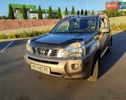 Серый Ниссан ИксТрейл, объемом двигателя 2 л и пробегом 213 тыс. км за 9400 $, фото 4 на Automoto.ua