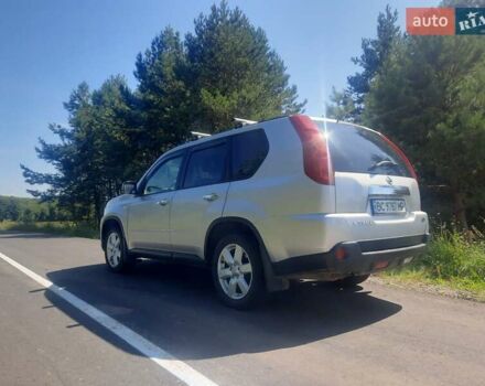 Сірий Ніссан ІксТрейл, об'ємом двигуна 2 л та пробігом 285 тис. км за 9000 $, фото 4 на Automoto.ua