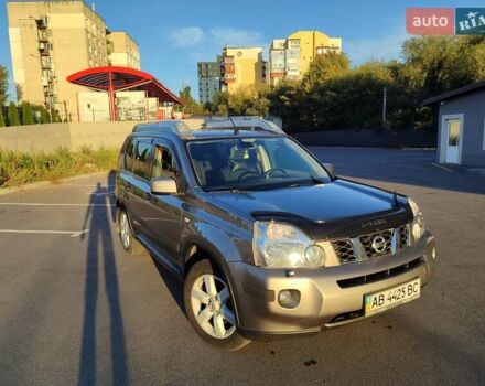 Серый Ниссан ИксТрейл, объемом двигателя 2 л и пробегом 213 тыс. км за 9400 $, фото 3 на Automoto.ua
