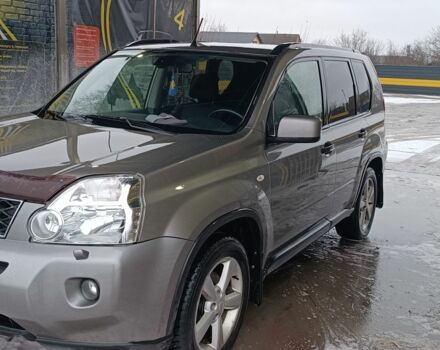 Серый Ниссан ИксТрейл, объемом двигателя 2 л и пробегом 450 тыс. км за 6000 $, фото 1 на Automoto.ua