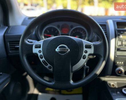 Серый Ниссан ИксТрейл, объемом двигателя 2 л и пробегом 220 тыс. км за 10800 $, фото 19 на Automoto.ua