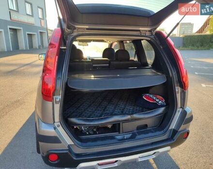 Серый Ниссан ИксТрейл, объемом двигателя 2 л и пробегом 213 тыс. км за 9400 $, фото 22 на Automoto.ua