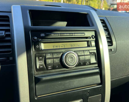 Серый Ниссан ИксТрейл, объемом двигателя 2 л и пробегом 220 тыс. км за 10800 $, фото 11 на Automoto.ua