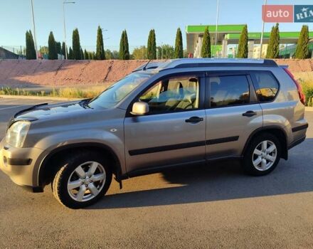 Серый Ниссан ИксТрейл, объемом двигателя 2 л и пробегом 213 тыс. км за 9400 $, фото 10 на Automoto.ua