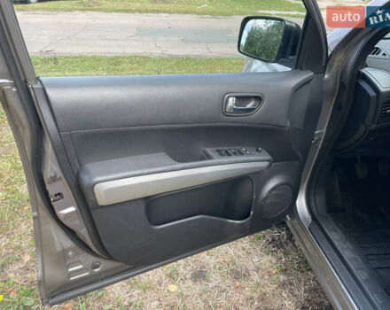 Серый Ниссан ИксТрейл, объемом двигателя 2 л и пробегом 127 тыс. км за 12000 $, фото 19 на Automoto.ua