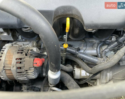 Серый Ниссан ИксТрейл, объемом двигателя 2 л и пробегом 127 тыс. км за 12000 $, фото 23 на Automoto.ua