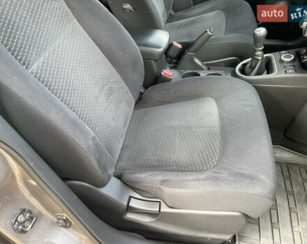 Серый Ниссан ИксТрейл, объемом двигателя 2 л и пробегом 127 тыс. км за 12000 $, фото 10 на Automoto.ua