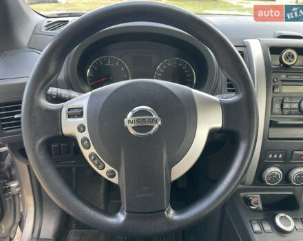 Серый Ниссан ИксТрейл, объемом двигателя 2 л и пробегом 127 тыс. км за 12000 $, фото 21 на Automoto.ua