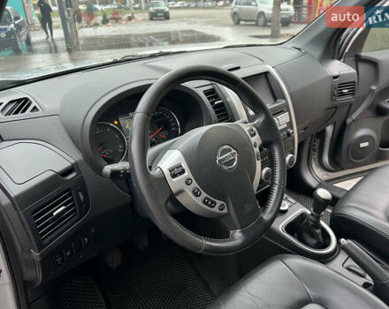 Серый Ниссан ИксТрейл, объемом двигателя 2 л и пробегом 153 тыс. км за 16500 $, фото 9 на Automoto.ua