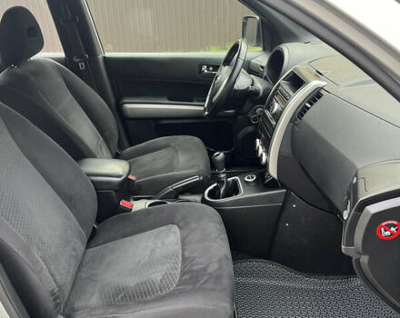 Серый Ниссан ИксТрейл, объемом двигателя 2 л и пробегом 263 тыс. км за 13000 $, фото 78 на Automoto.ua