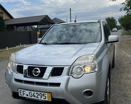 Серый Ниссан ИксТрейл, объемом двигателя 2 л и пробегом 263 тыс. км за 13000 $, фото 7 на Automoto.ua