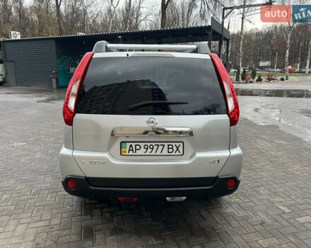 Серый Ниссан ИксТрейл, объемом двигателя 2 л и пробегом 153 тыс. км за 16500 $, фото 4 на Automoto.ua