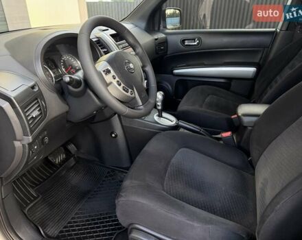 Серый Ниссан ИксТрейл, объемом двигателя 2 л и пробегом 147 тыс. км за 12300 $, фото 72 на Automoto.ua