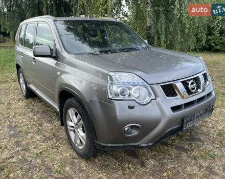 Серый Ниссан ИксТрейл, объемом двигателя 2 л и пробегом 127 тыс. км за 12000 $, фото 6 на Automoto.ua