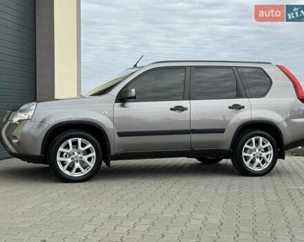 Серый Ниссан ИксТрейл, объемом двигателя 2 л и пробегом 147 тыс. км за 12300 $, фото 30 на Automoto.ua