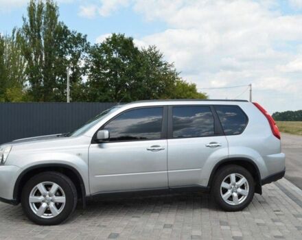 Серый Ниссан ИксТрейл, объемом двигателя 2 л и пробегом 317 тыс. км за 7000 $, фото 2 на Automoto.ua