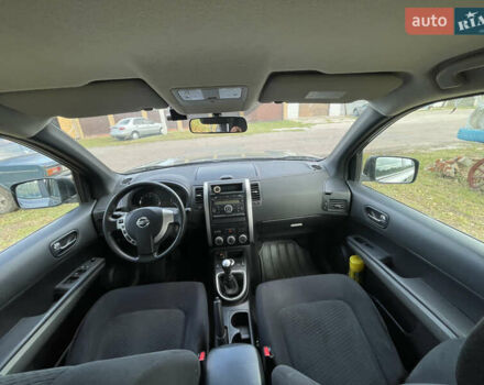 Серый Ниссан ИксТрейл, объемом двигателя 2 л и пробегом 127 тыс. км за 12000 $, фото 18 на Automoto.ua