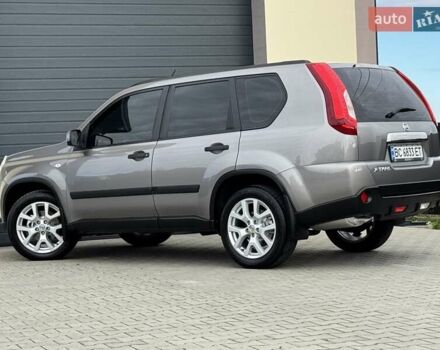 Серый Ниссан ИксТрейл, объемом двигателя 2 л и пробегом 147 тыс. км за 12300 $, фото 22 на Automoto.ua