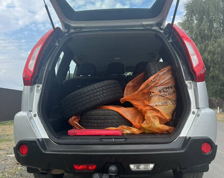 Серый Ниссан ИксТрейл, объемом двигателя 2 л и пробегом 263 тыс. км за 13000 $, фото 48 на Automoto.ua