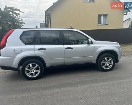 Серый Ниссан ИксТрейл, объемом двигателя 2 л и пробегом 263 тыс. км за 13000 $, фото 27 на Automoto.ua