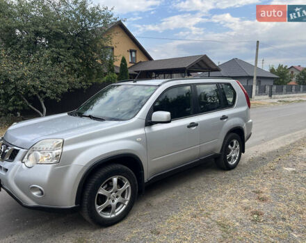 Серый Ниссан ИксТрейл, объемом двигателя 2 л и пробегом 263 тыс. км за 13000 $, фото 10 на Automoto.ua