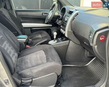 Серый Ниссан ИксТрейл, объемом двигателя 2 л и пробегом 147 тыс. км за 12300 $, фото 95 на Automoto.ua