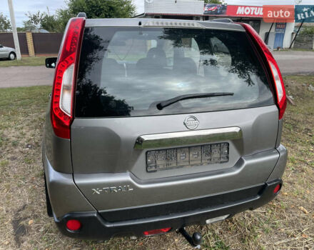 Серый Ниссан ИксТрейл, объемом двигателя 2 л и пробегом 127 тыс. км за 12000 $, фото 3 на Automoto.ua