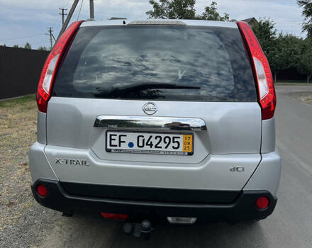 Серый Ниссан ИксТрейл, объемом двигателя 2 л и пробегом 263 тыс. км за 13000 $, фото 16 на Automoto.ua